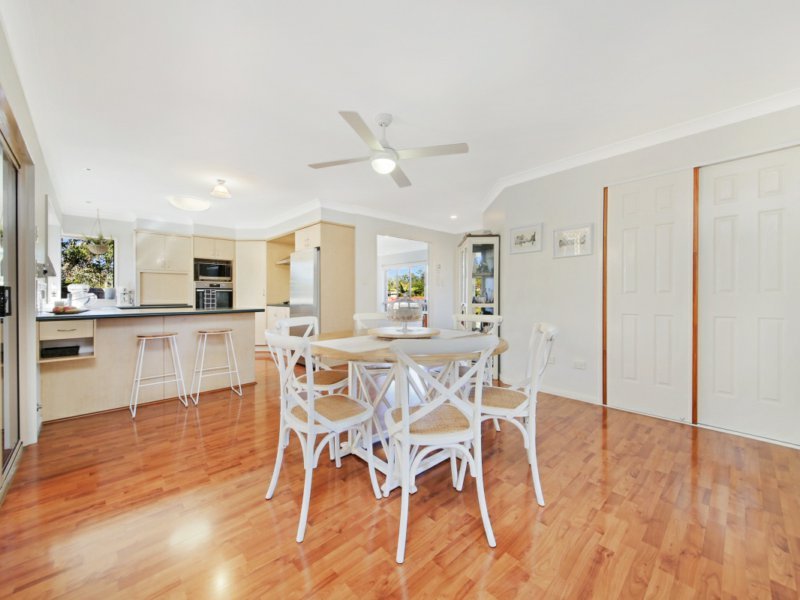 Photo - 23 Sharscay Close, Burleigh Heads QLD 4220 - Image 5