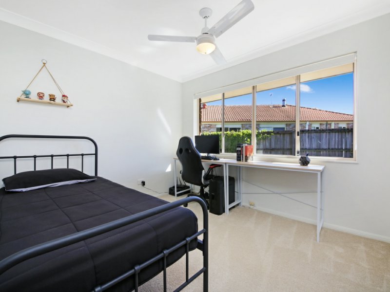 Photo - 23 Sharscay Close, Burleigh Heads QLD 4220 - Image 9