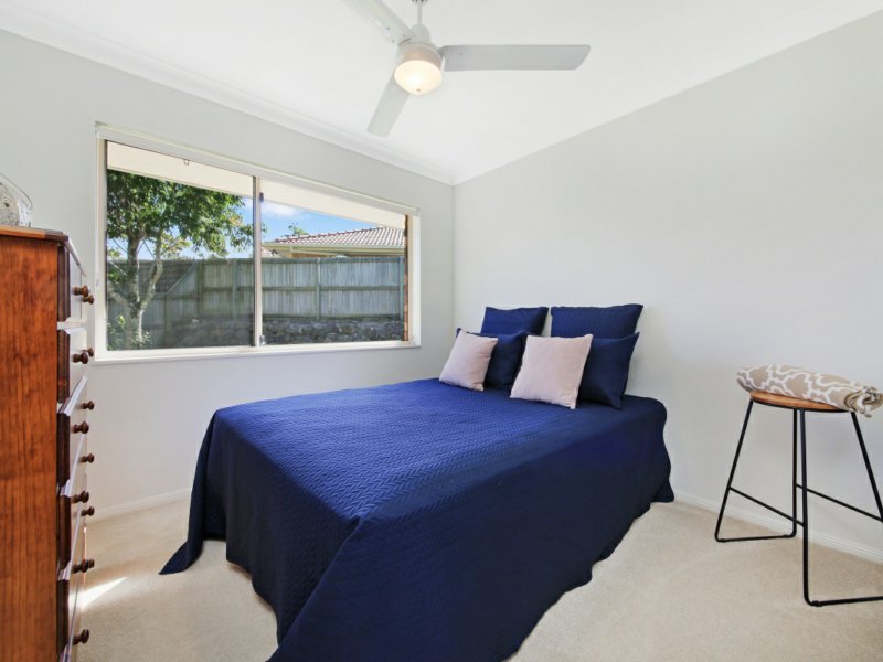 Photo - 23 Sharscay Close, Burleigh Heads QLD 4220 - Image 12