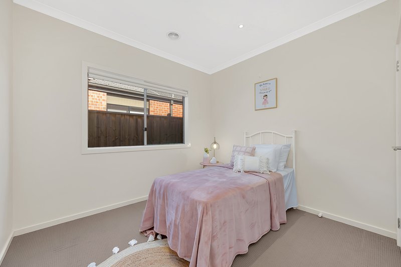 Photo - 23 Shepherds Way, Mernda VIC 3754 - Image 9