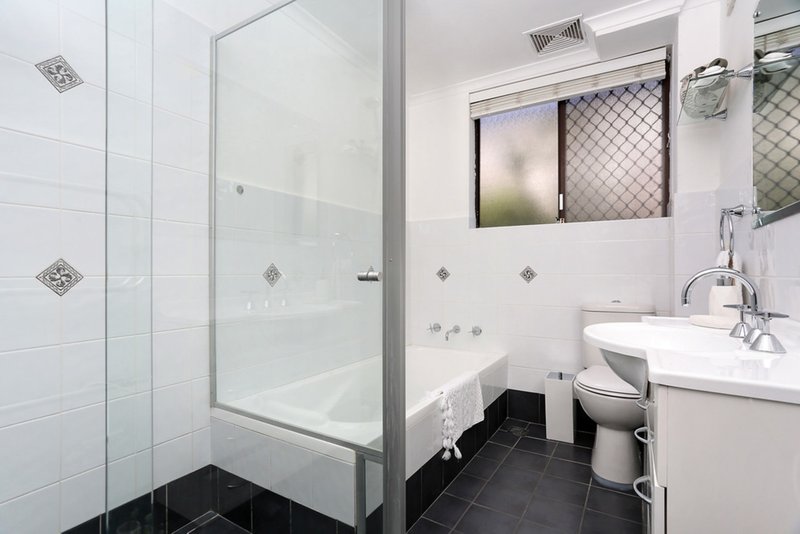 Photo - 2/3 Shipley Avenue, North Strathfield NSW 2137 - Image 5