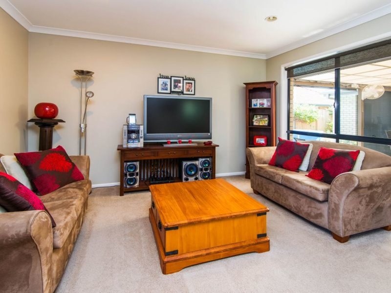 Photo - 23 Sidney Nolan Drive, Coombabah QLD 4216 - Image 2