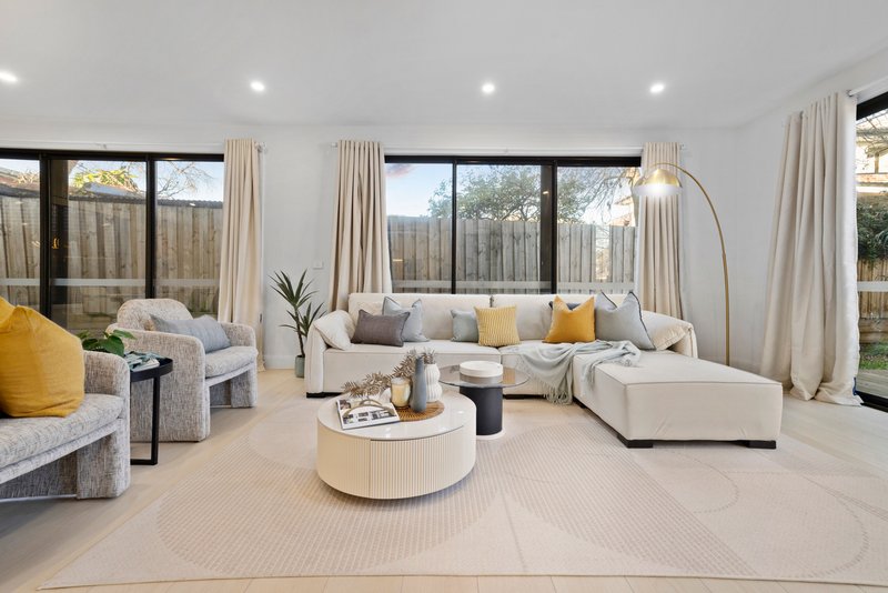 Photo - 2/3 Silverton Drive, Ferntree Gully VIC 3156 - Image 3