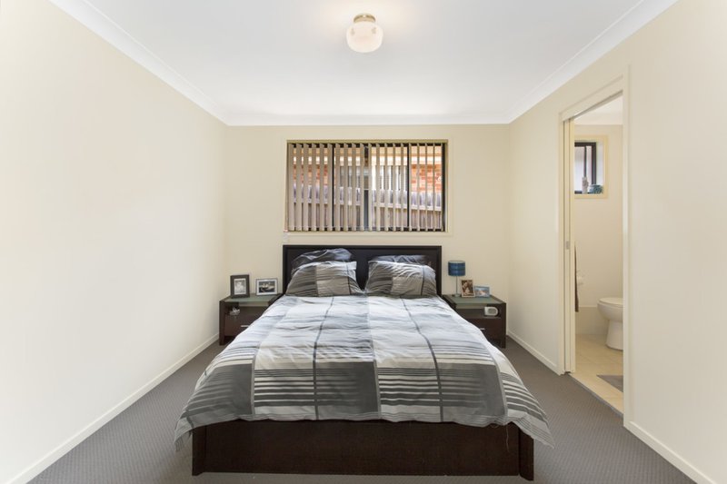 Photo - 23 Snapdragon Crescent, Hamlyn Terrace NSW 2259 - Image 3