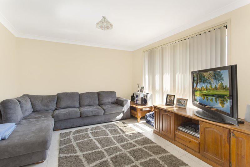 Photo - 23 Snapdragon Crescent, Hamlyn Terrace NSW 2259 - Image 5