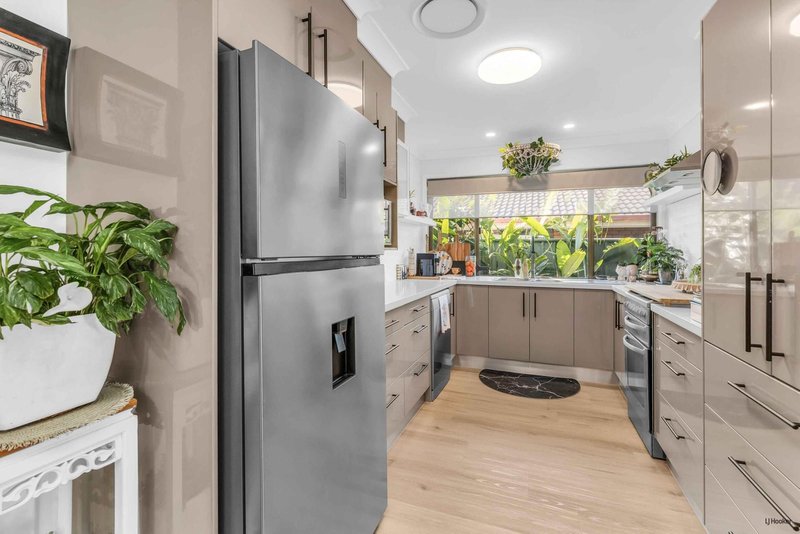 Photo - 2/3 Snowgum Court, Burleigh Waters QLD 4220 - Image 3