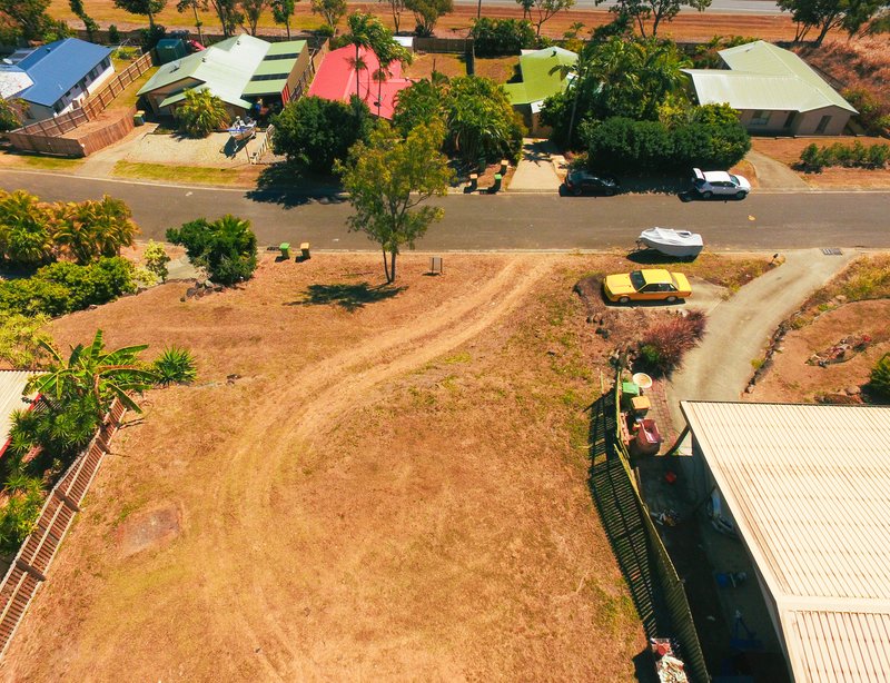 Photo - 23 South Molle Boulevard, Cannonvale QLD 4802 - Image 3