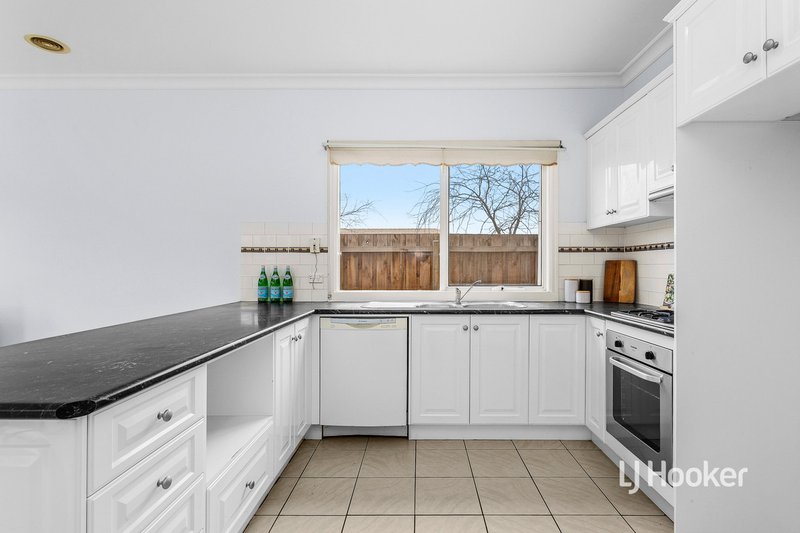 Photo - 23 Southampton Drive, Point Cook VIC 3030 - Image 6