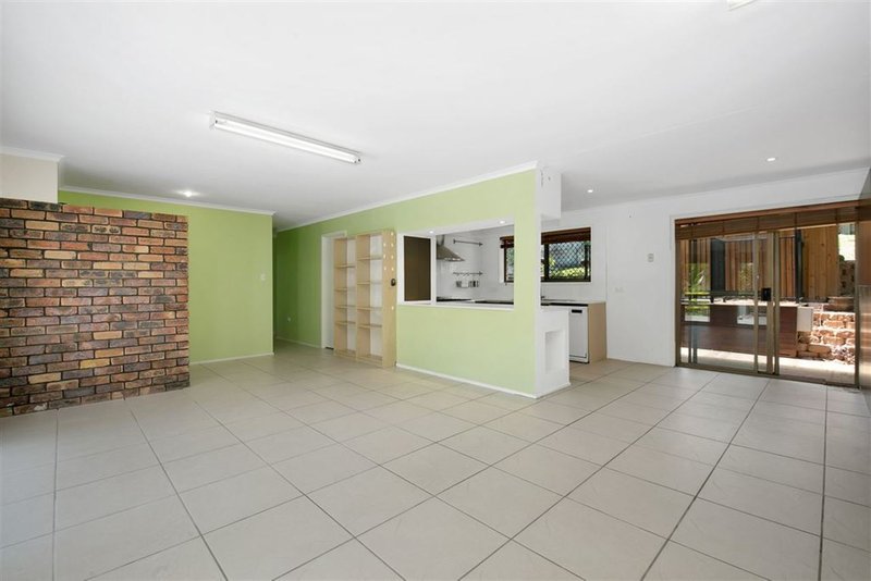 Photo - 23 Spinnaker Street, Jamboree Heights QLD 4074 - Image 4