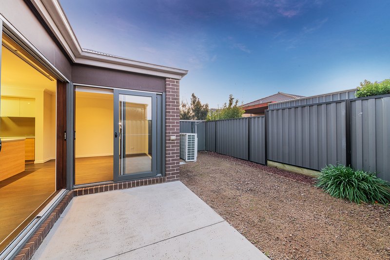 Photo - 23 Springleaf Avenue, Clyde North VIC 3978 - Image 15