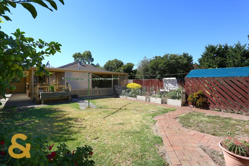 Photo - 23 Spurr Street, Craigieburn VIC 3064 - Image 11