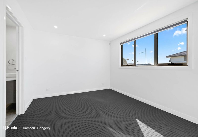 Photo - 23 Stahl Lane, Oran Park NSW 2570 - Image 4