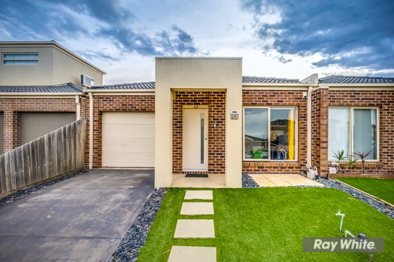 2/3 Starflower Way, Truganina VIC 3029