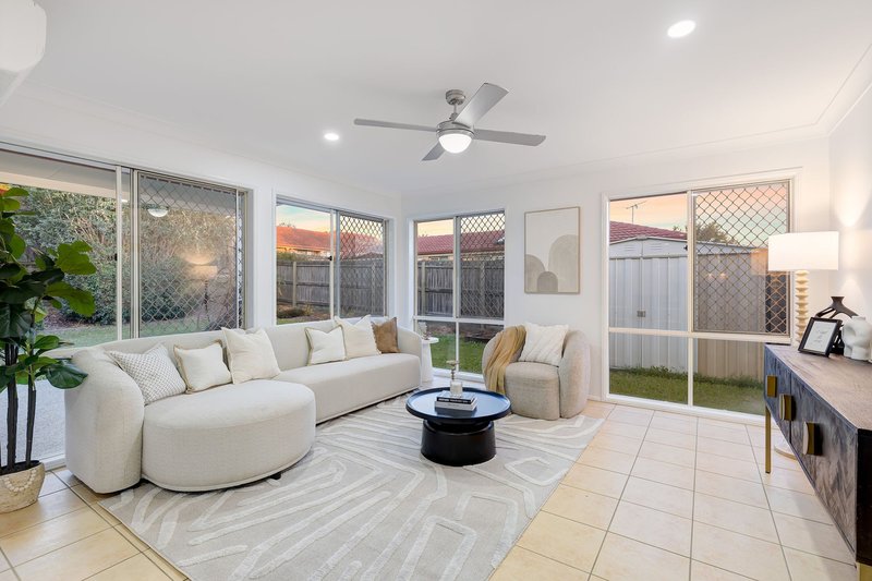 Photo - 23 Strathaird Place, Parkinson QLD 4115 - Image 2