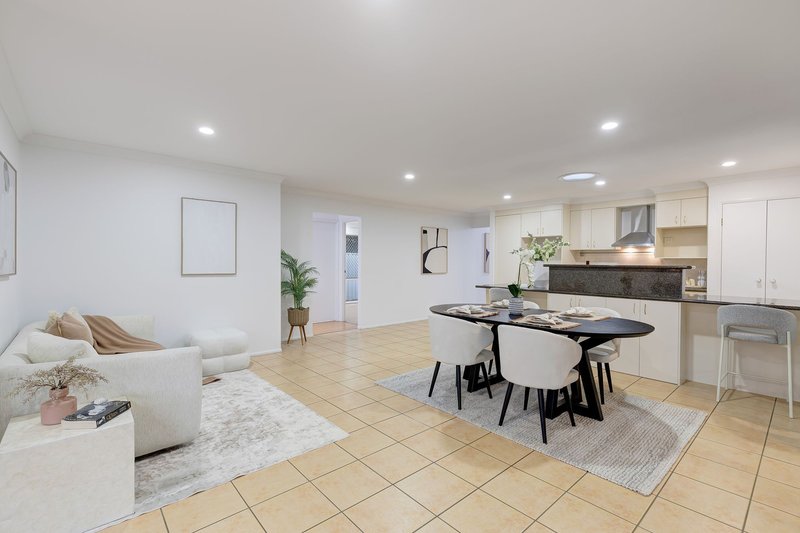 Photo - 23 Strathaird Place, Parkinson QLD 4115 - Image 6