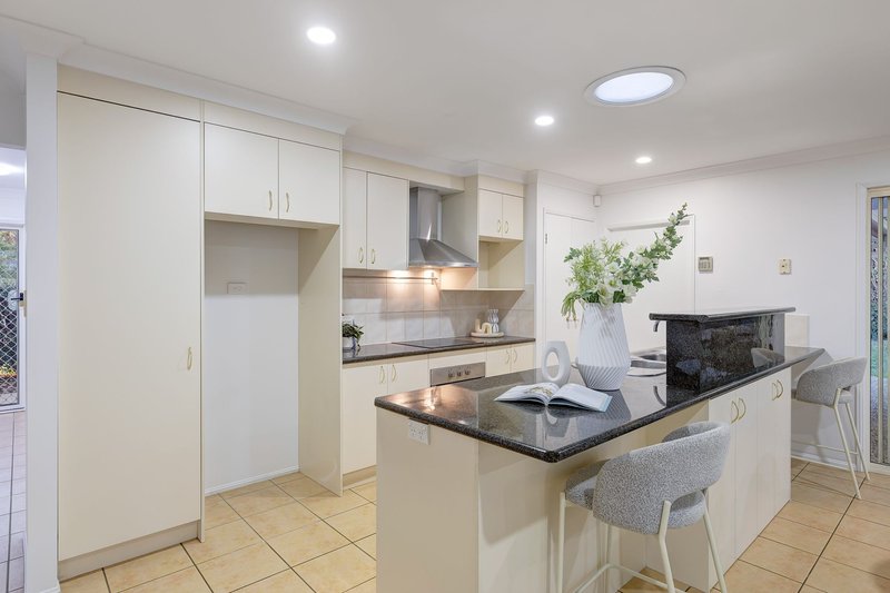 Photo - 23 Strathaird Place, Parkinson QLD 4115 - Image 8