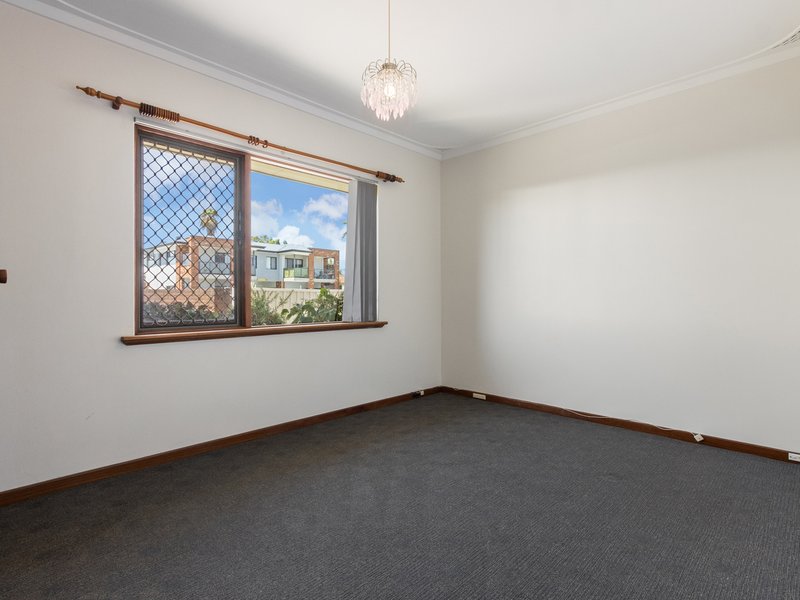 Photo - 23 Streatham Street, Beckenham WA 6107 - Image 3