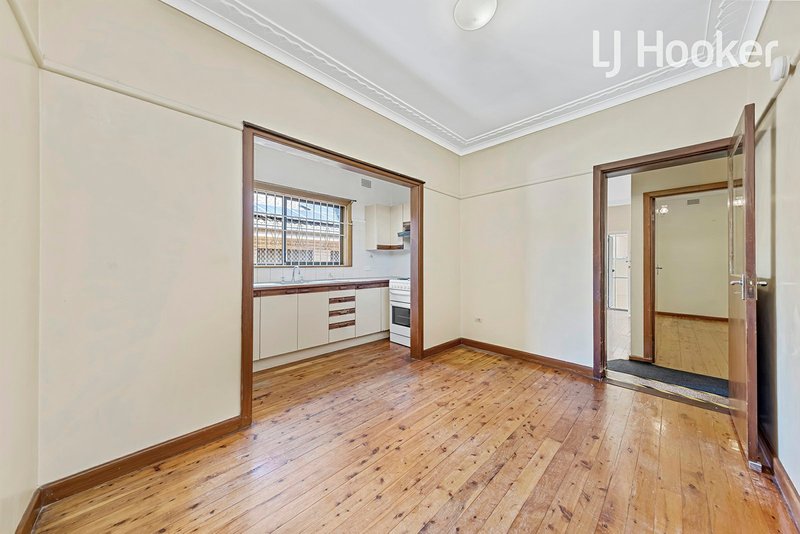 Photo - 23 Stuart St , Canley Vale NSW 2166 - Image 4