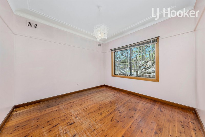 Photo - 23 Stuart St , Canley Vale NSW 2166 - Image 7