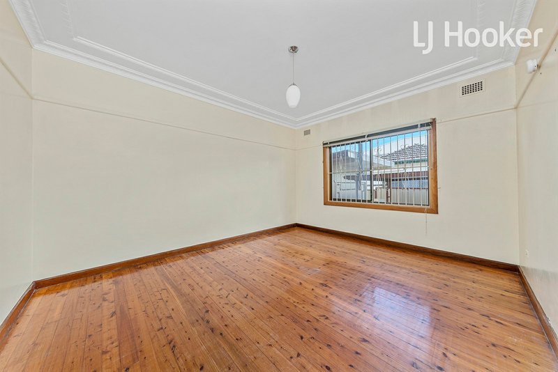 Photo - 23 Stuart St , Canley Vale NSW 2166 - Image 9