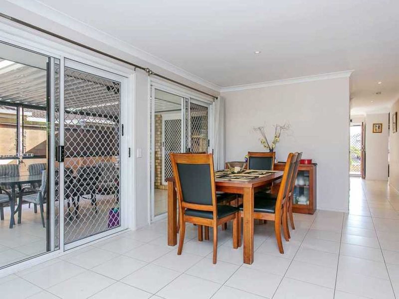 Photo - 23 Summerwine Street, Burleigh Waters QLD 4220 - Image 8