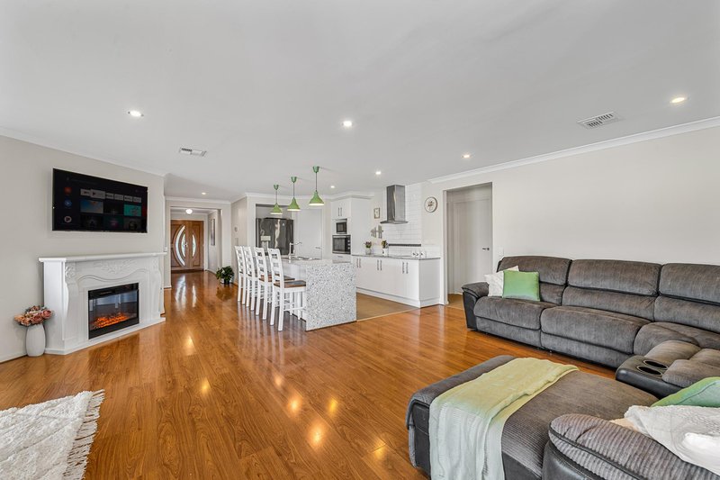 Photo - 23 Sundew Drive, Kangaroo Flat VIC 3555 - Image 3