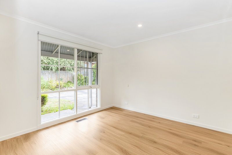 Photo - 2/3 Surrey Street, Box Hill South VIC 3128 - Image 4