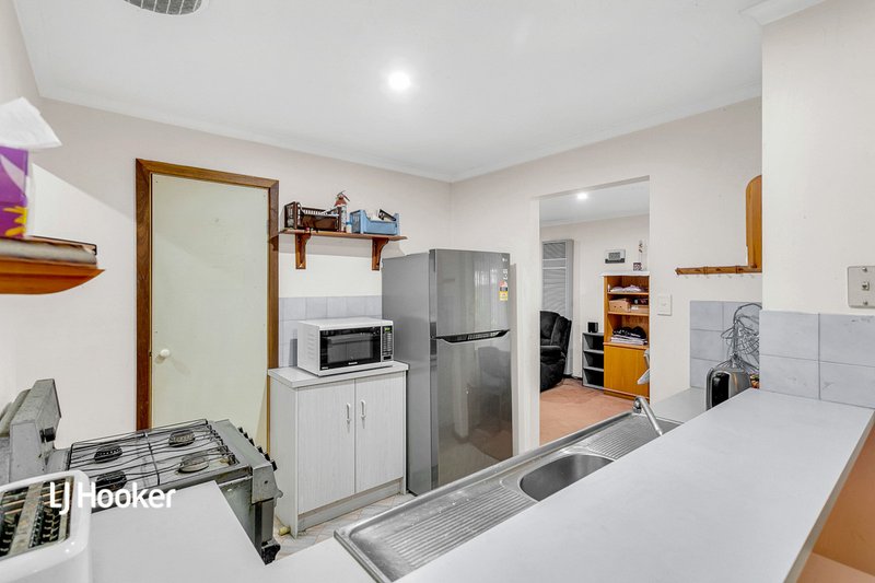 Photo - 23 Swallow Crescent, Parafield Gardens SA 5107 - Image 7