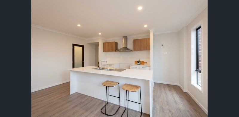 Photo - 23 Swilk Crescent, Mickleham VIC 3064 - Image 2