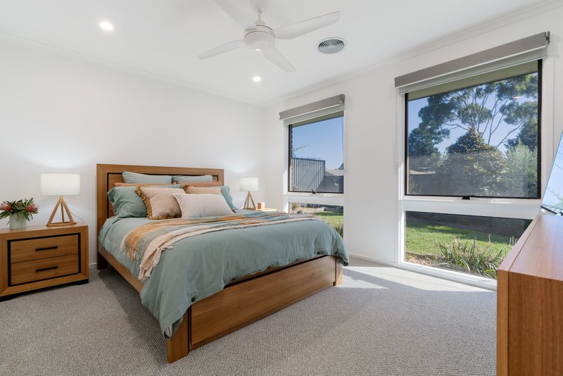 Photo - 23 Taketa Crescent, Frankston VIC 3199 - Image 5