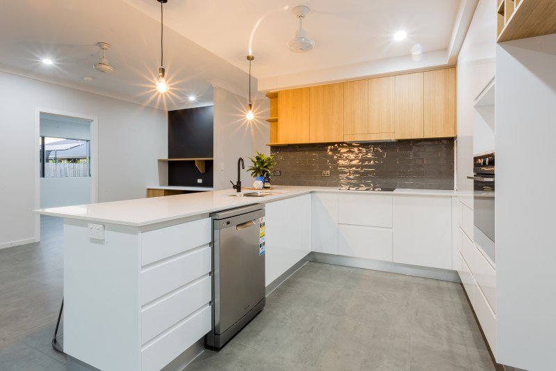 Photo - 23 Tamarind Crescent, Proserpine QLD 4800 - Image 6