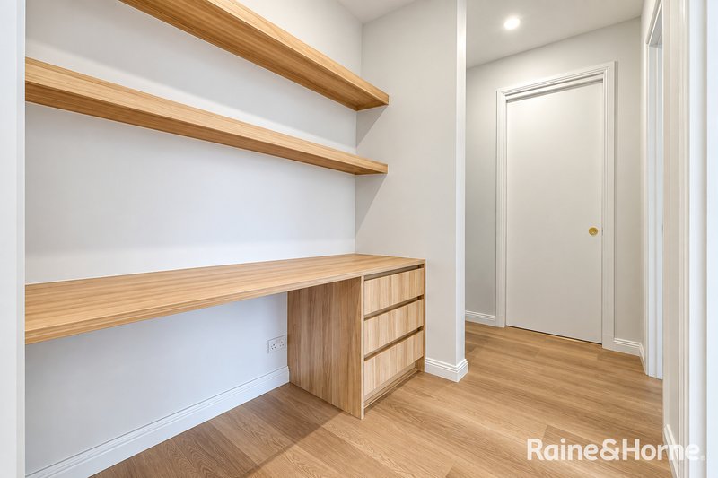 Photo - 23 Tara Circuit, Donnybrook VIC 3064 - Image 6