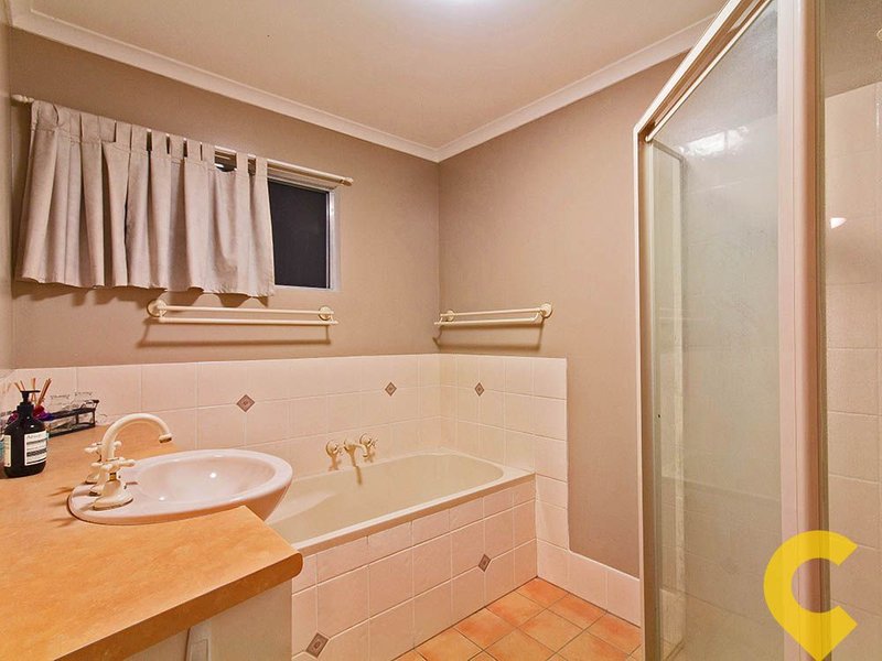 Photo - 23 Tarnook Drive, Ferny Hills QLD 4055 - Image 10