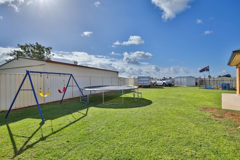 Photo - 23 Tarrango Drive, Mildura VIC 3500 - Image 10