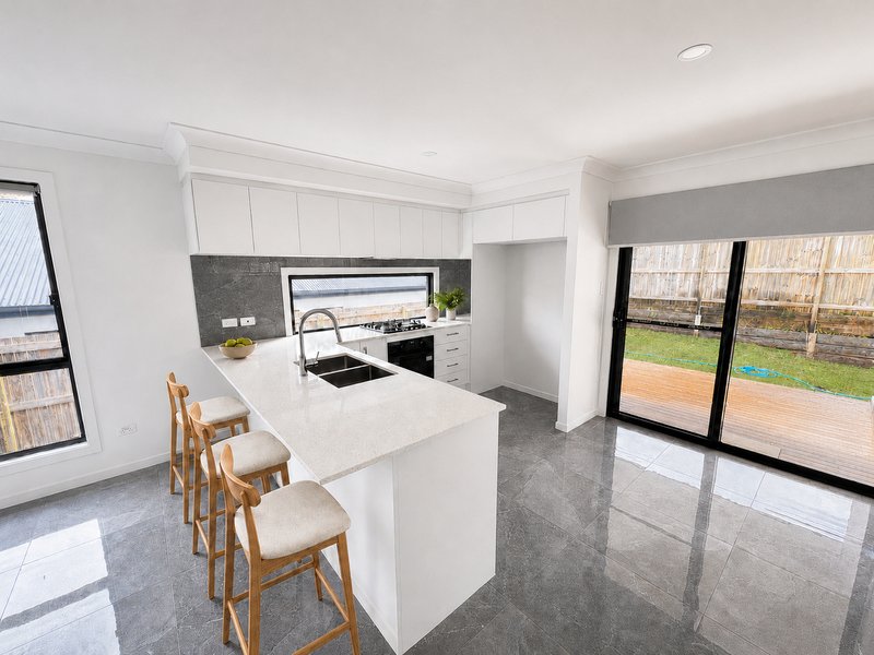 Photo - 23 Tejo Street, Holmview QLD 4207 - Image 3