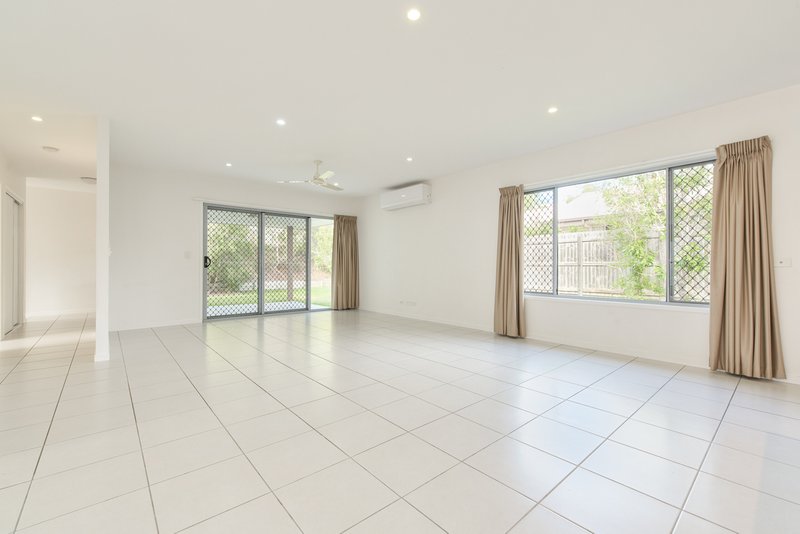 Photo - 23 Telopea Place, Kirkwood QLD 4680 - Image 7