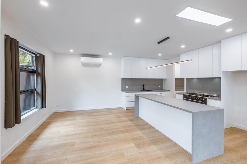 Photo - 23 Terrigal Avenue, Oakleigh South VIC 3167 - Image 3