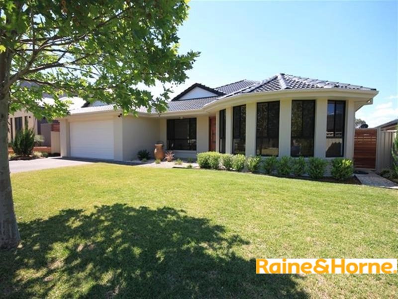 23 The Grange, Tamworth NSW 2340