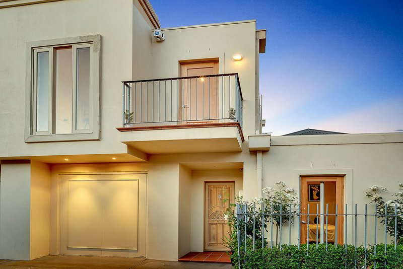 2/3 The Grove, Coburg VIC 3058