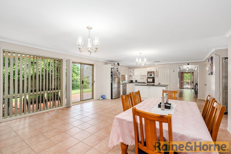 Photo - 23 The Parkway, Beaumont Hills NSW 2155 - Image 6