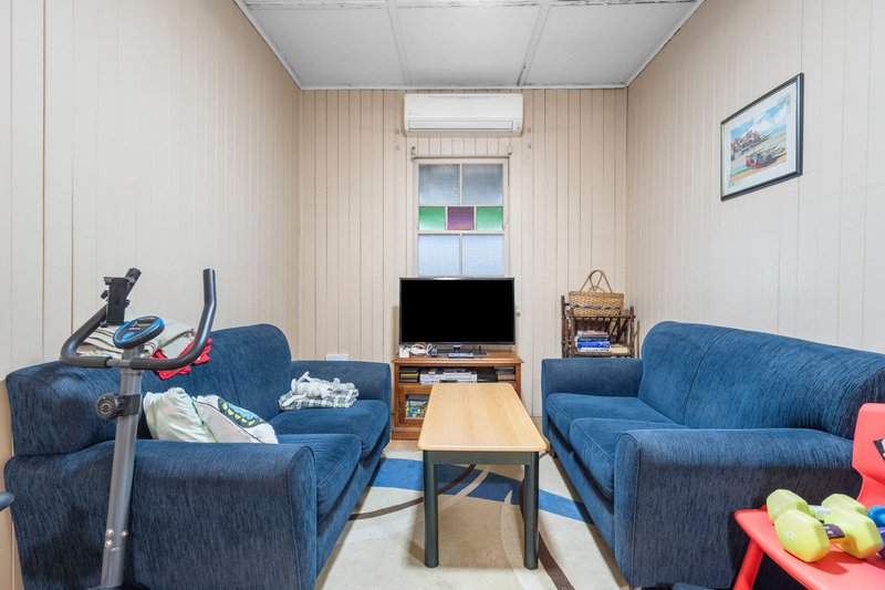 Photo - 23 Thomas Street, Sadliers Crossing QLD 4305 - Image 8