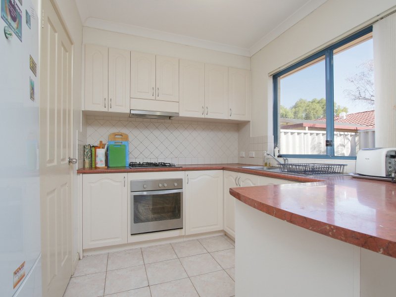 Photo - 2/3 Thorpe Street, Morley WA 6062 - Image 4