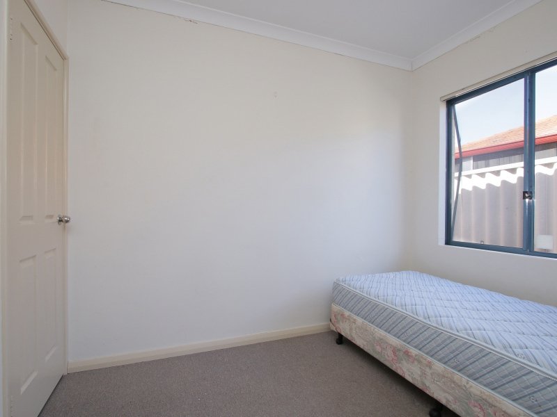 Photo - 2/3 Thorpe Street, Morley WA 6062 - Image 12