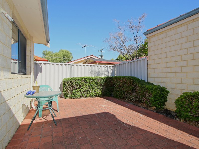 Photo - 2/3 Thorpe Street, Morley WA 6062 - Image 14