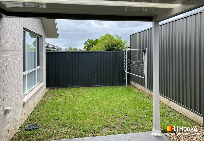 Photo - 23 Toovey Avenue, Oran Park NSW 2570 - Image 6