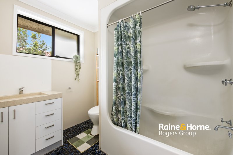 Photo - 23 Trevally Avenue, Chain Valley Bay NSW 2259 - Image 6