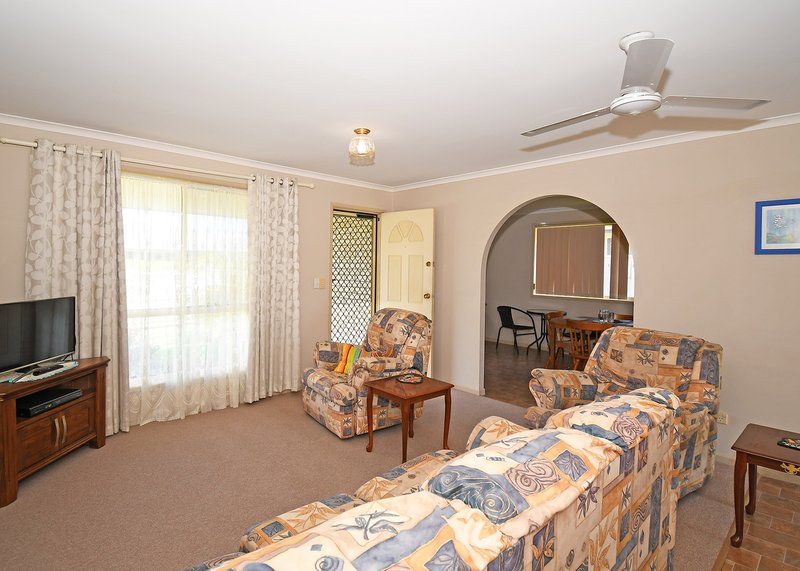 Photo - 23 Tristania Crescent, Urangan QLD 4655 - Image 12