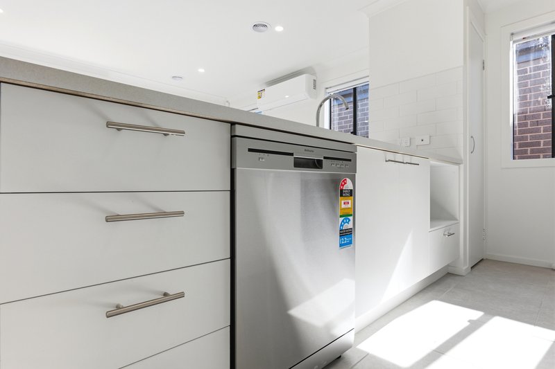 Photo - 23 Tuff Street, Werribee VIC 3030 - Image 5