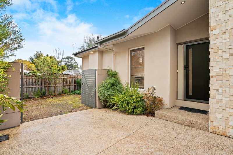 Photo - 2/3 Turner Avenue, Lara VIC 3212 - Image 2