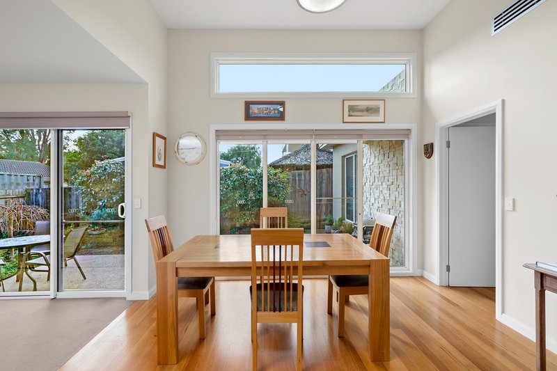 Photo - 2/3 Turner Avenue, Lara VIC 3212 - Image 4